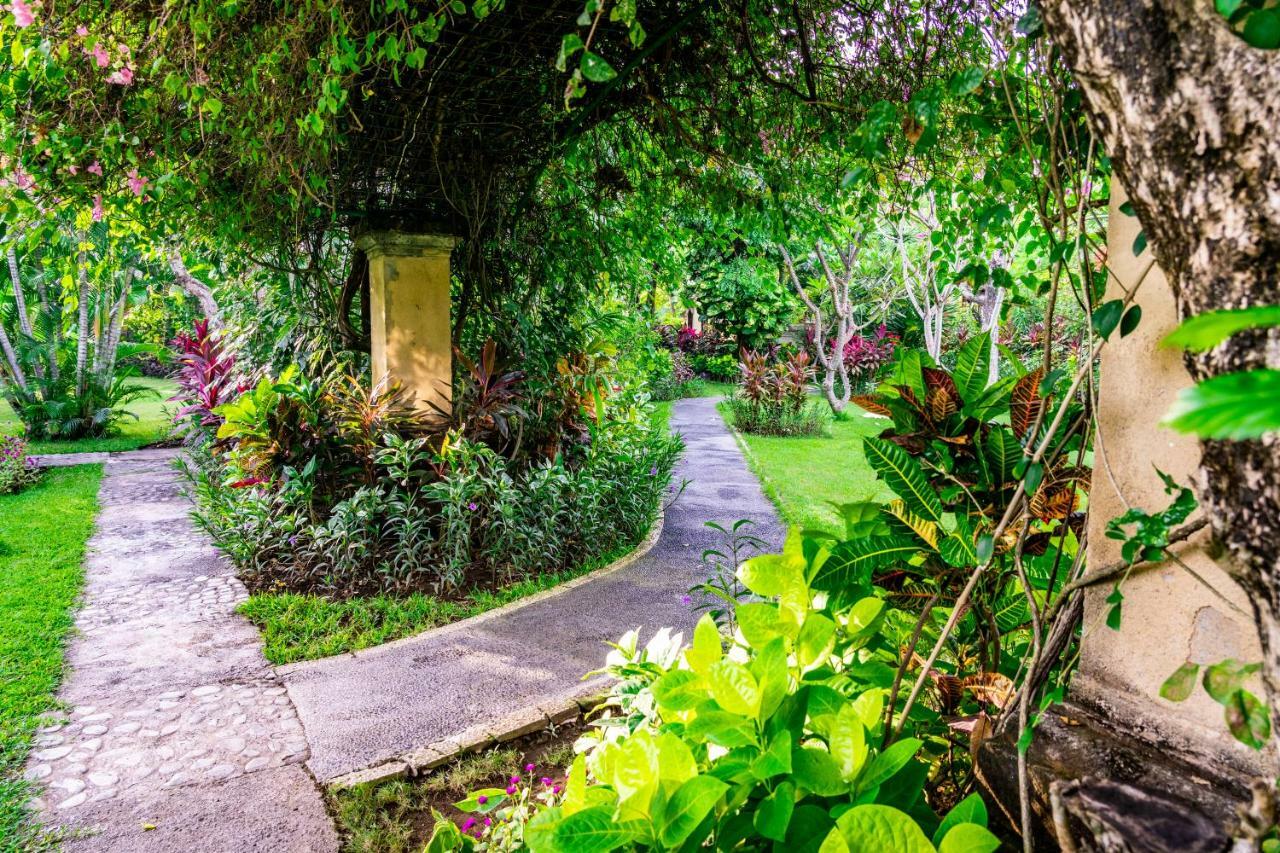 Taman Selini Wahana Beach Resort Pemuteran Kültér fotó
